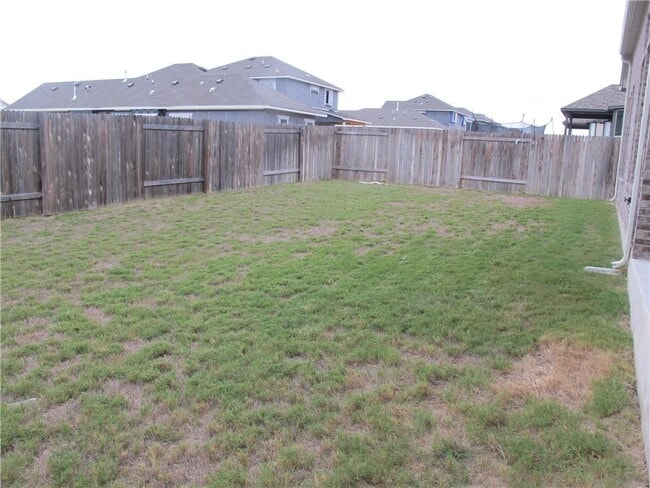 Building Photo - 635 Spinnaker Loop