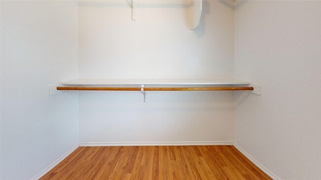 Building Photo - 9960 Thomas Jefferson Dr
