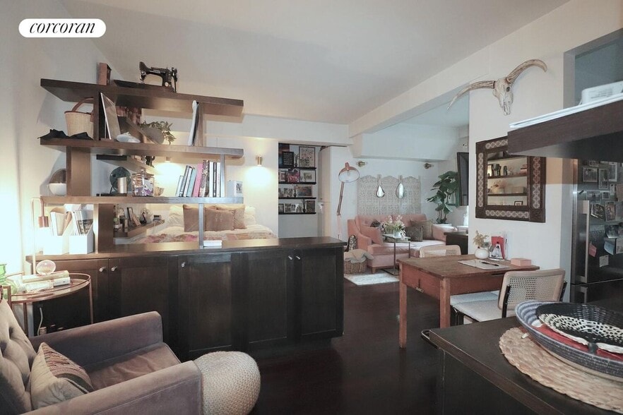 Building Photo - 100 W 12th St