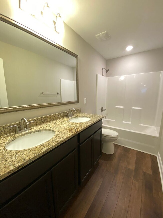 Building Photo - Brand New Build 5 Bed/3.5 Bath