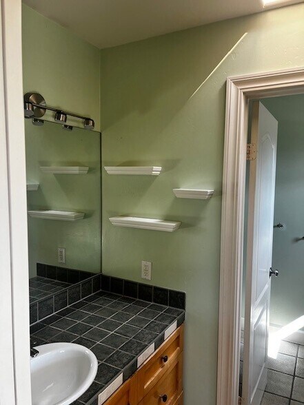 double sink 2nd floor bath - 2211 Cecelia Ter
