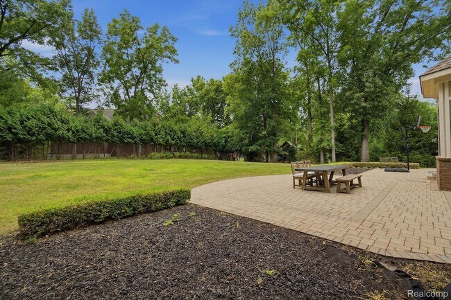 Building Photo - 2707 Turtle Lk Dr