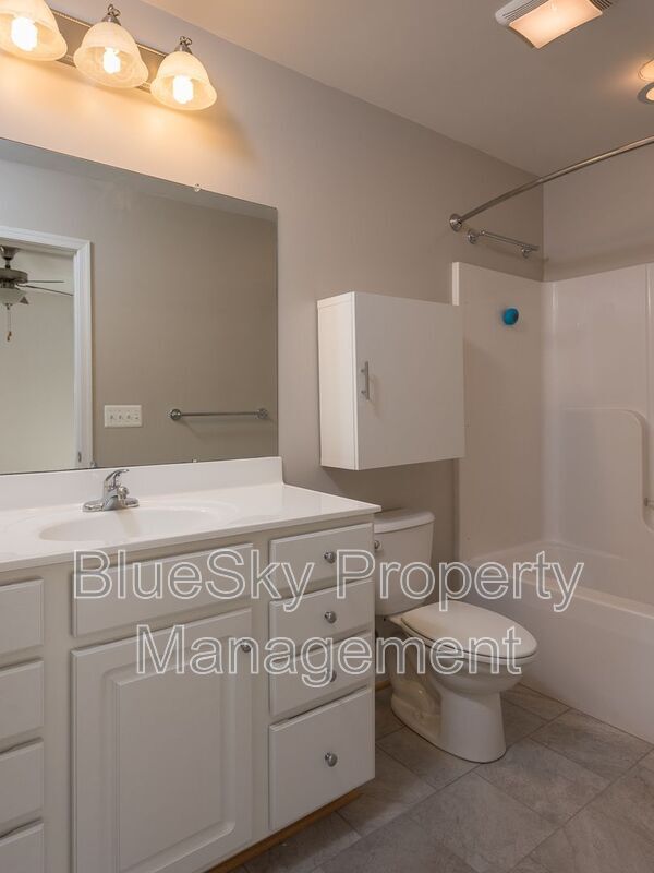 Building Photo - 151 Brookwood Dr