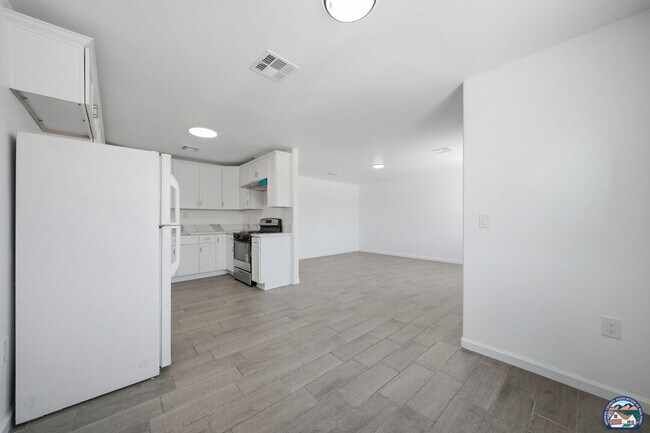 Building Photo - 1077 Wozencraft St