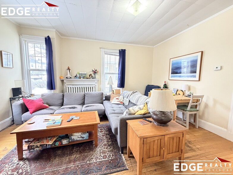 Building Photo - 17 Bennett St