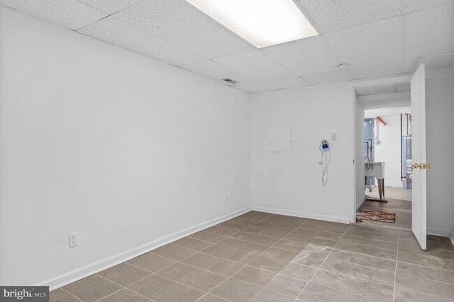 Building Photo - 6311 Barrs Ln