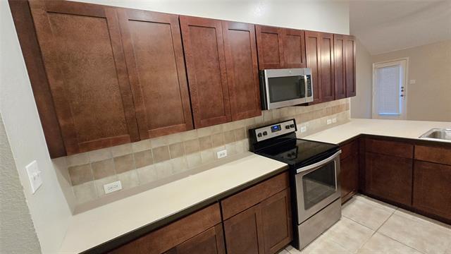 Building Photo - 2043 Brook Meadow Dr
