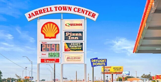 Building Photo - 212 The Good Wy