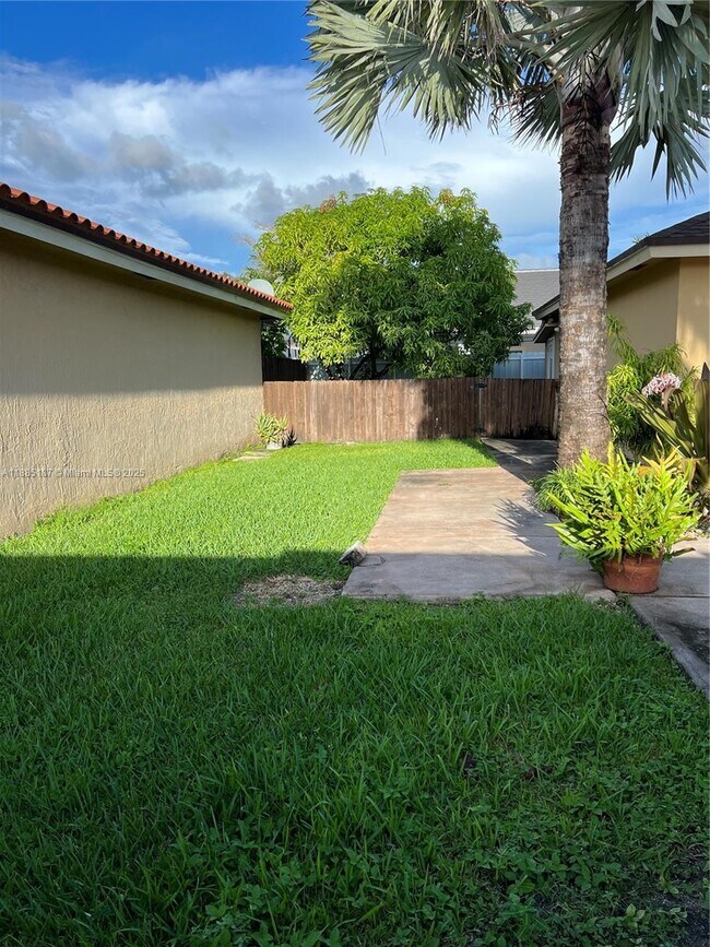 Building Photo - 11481 SW 145th Ave