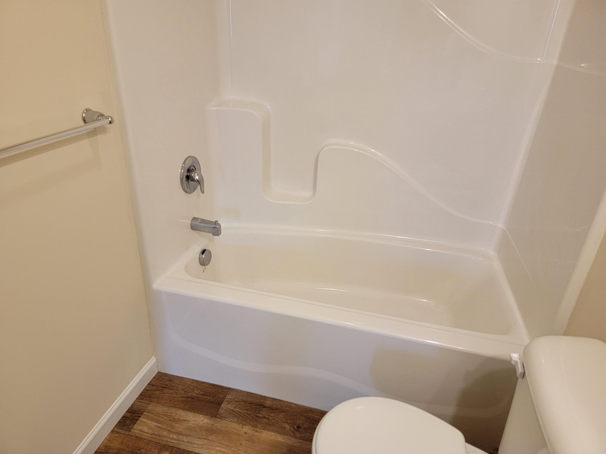 Building Photo - 726 Farmwood Ln