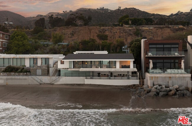 Building Photo - 31388 Broad Beach Rd
