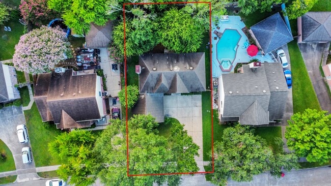 Building Photo - 8823 High Haven Dr