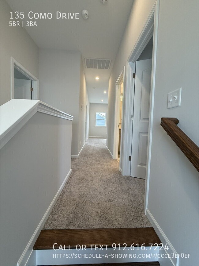 Building Photo - 135 Como Dr