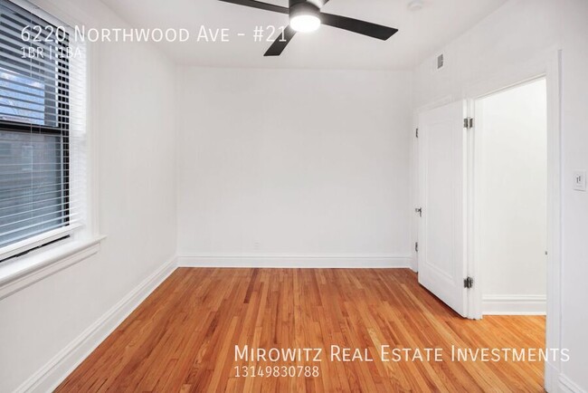 Building Photo - Beautifully Renovated 1BR/1BA Across from ...