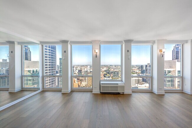 Building Photo - 111 E Chestnut St