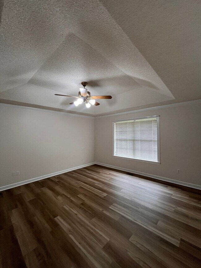 Building Photo - North Lowndes County Home