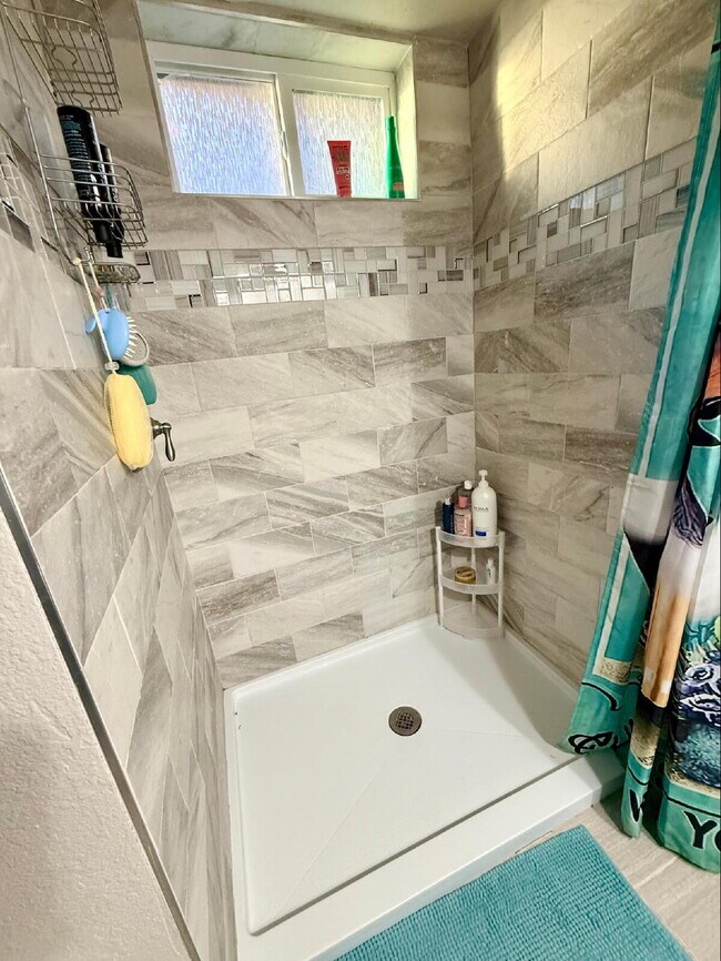 Building Photo - Gorgeously Updated Pueblo Home