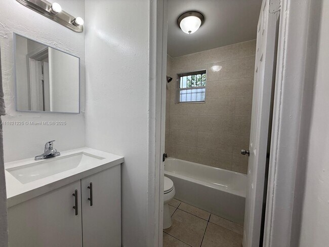 Building Photo - 1745 NW 47th Terrace
