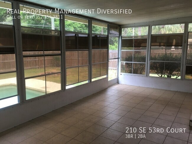 Building Photo - 210 SE 53rd Ct