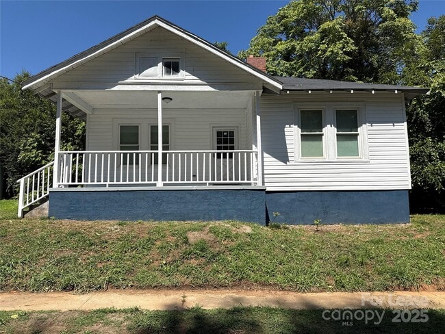 Primary Photo - 906 W 5th Ave