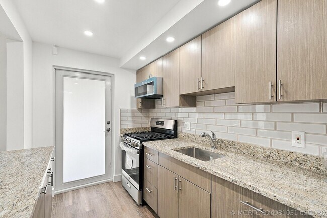 Building Photo - 175 NE 203rd Terrace