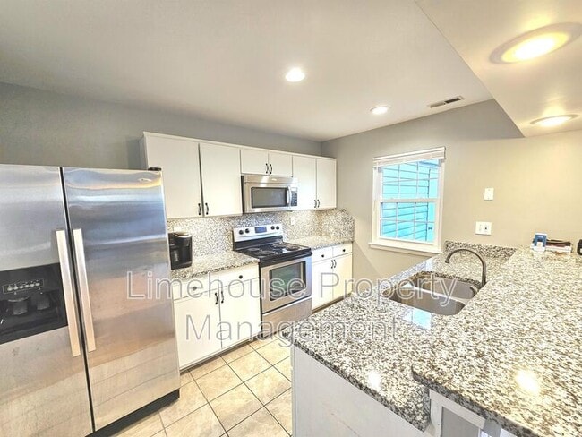 Building Photo - 435 Chatterton Dr