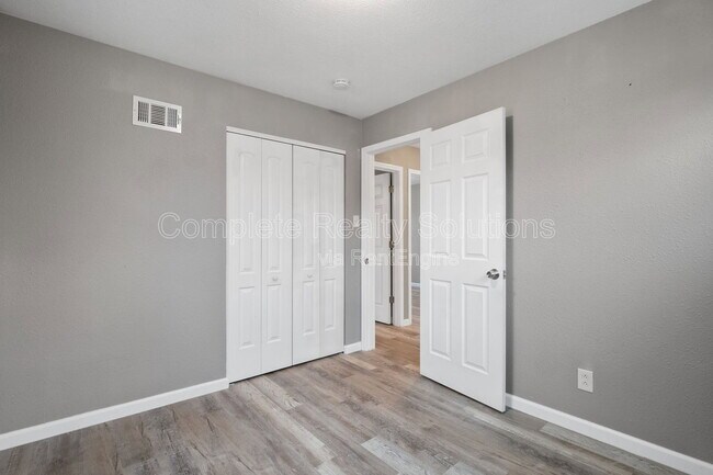 Building Photo - 50 Lynn Meadows Ln