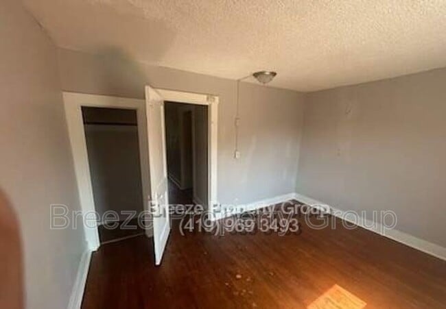 Building Photo - 517 E Vine St