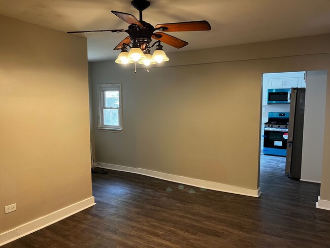 Building Photo - Renovated 2BD/1BATH House - Off-Street Parking, Laundry, AC