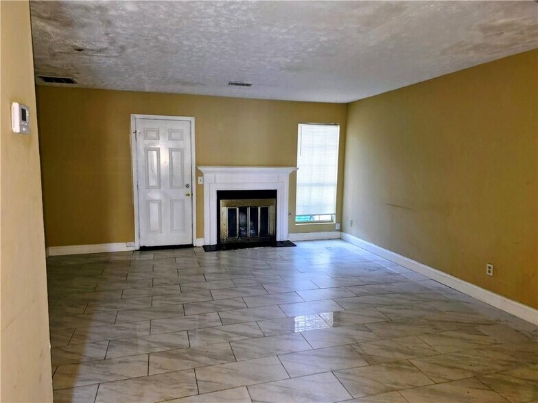 Building Photo - 4672 Longman Way