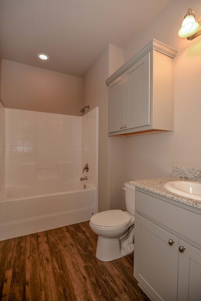 Building Photo - AUGUST PRE-LEASE! Modern 4 Bed, 4.5 Bath T...