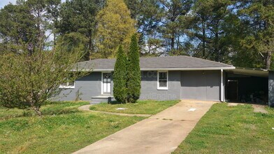 Building Photo - 3728 Loren Dr