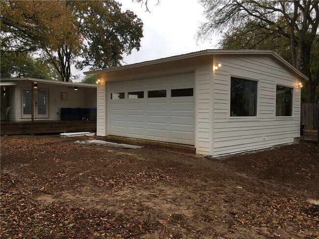Building Photo - 5405 Hudson St