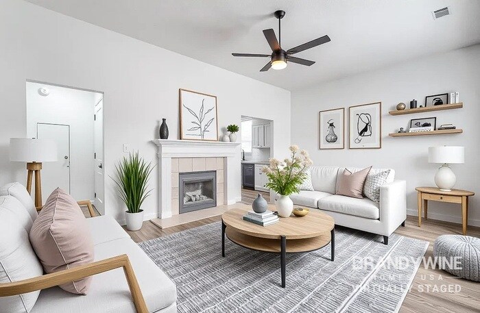 Building Photo - 10242 Evening Hill Dr