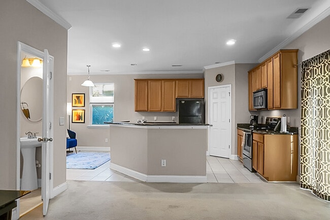 Building Photo - 1519 Thoroughbred Blvd