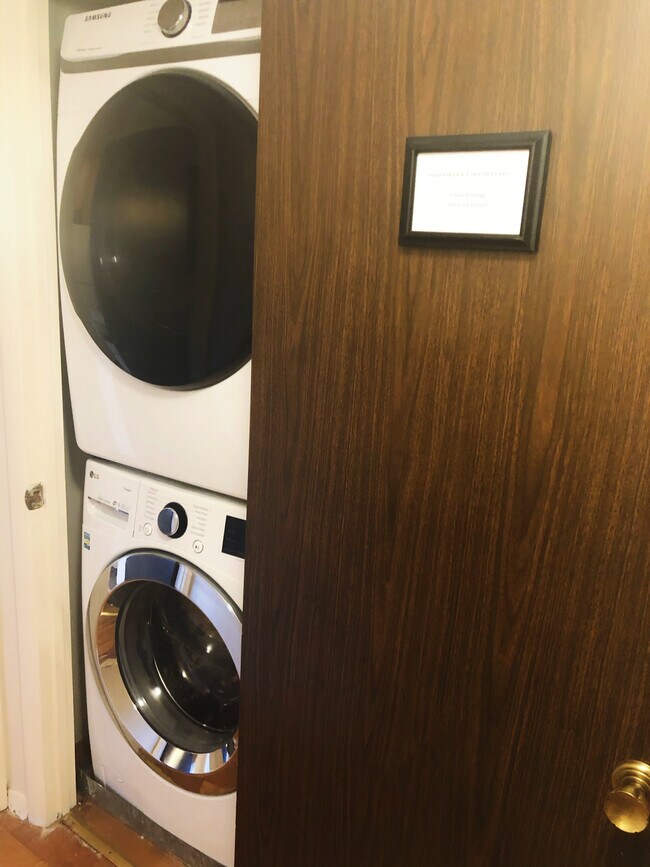 Building Photo - 125 Clubhouse Dr SW