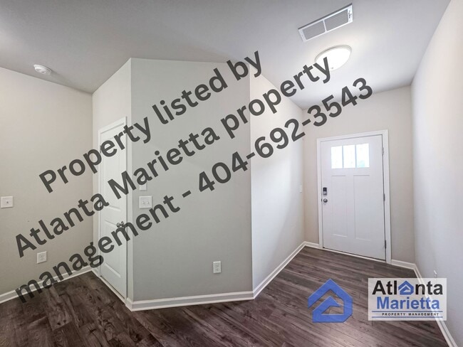 Building Photo - Spacious & Stylish 4BR/3.5BA Townhome Near...