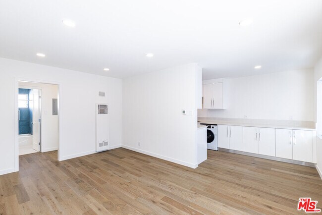 Primary Photo - 1026 6th St