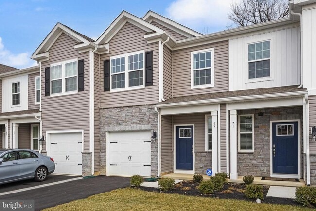 Building Photo - 69 Alexander Wy