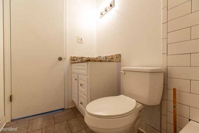 Building Photo - 2 br, 1 bath  - 1234 Holmes Rd Apt 1