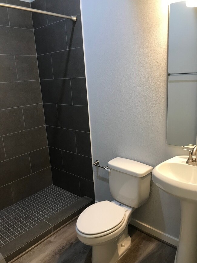 Building Photo - 3009 Callie St