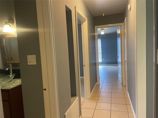 Building Photo - 12803 Segrest Dr