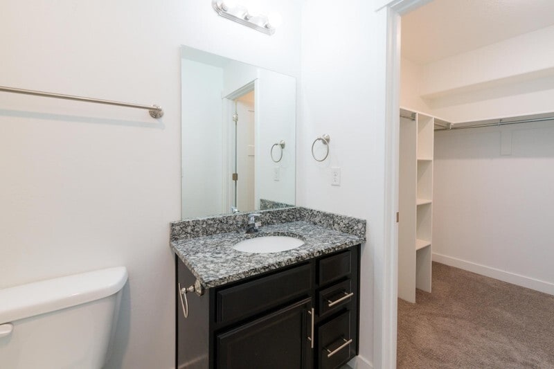 Building Photo - 723 E 380 N