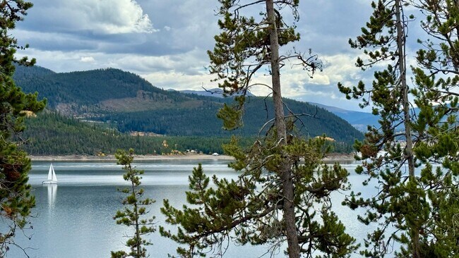 Primary Photo - Lakefront Two Bedroom Two Bath Condo in Di...