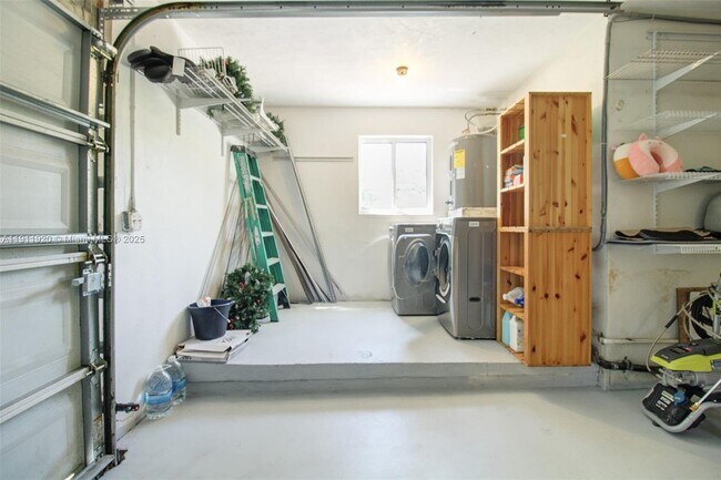 Building Photo - 6900 SW 104th St