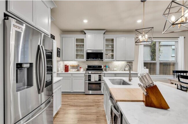 Building Photo - 129 Birkshire Dr