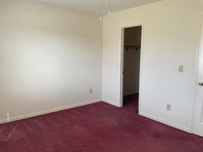 Building Photo - 604 Gleneagles Dr