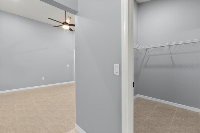 Building Photo - 460 Martigues Dr