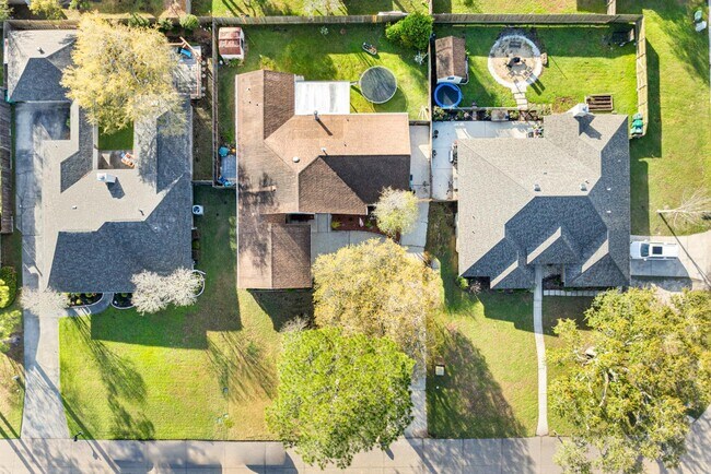 Building Photo - 115 Aberdeen Dr