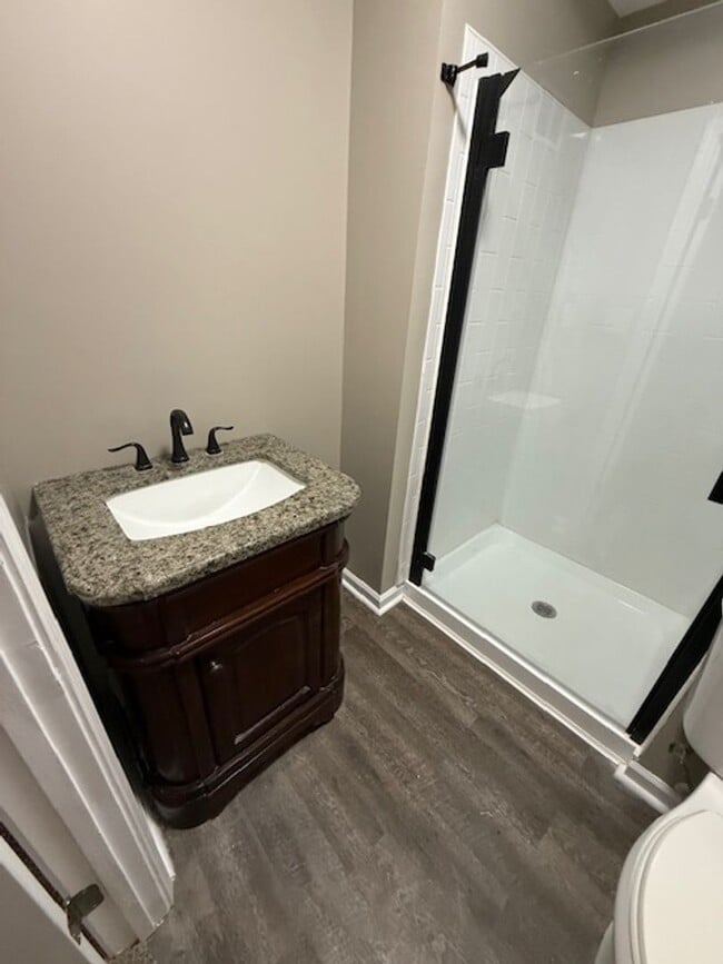 Building Photo - Renovated 3 Bedroom 2 Bath Home on 2 Acres!